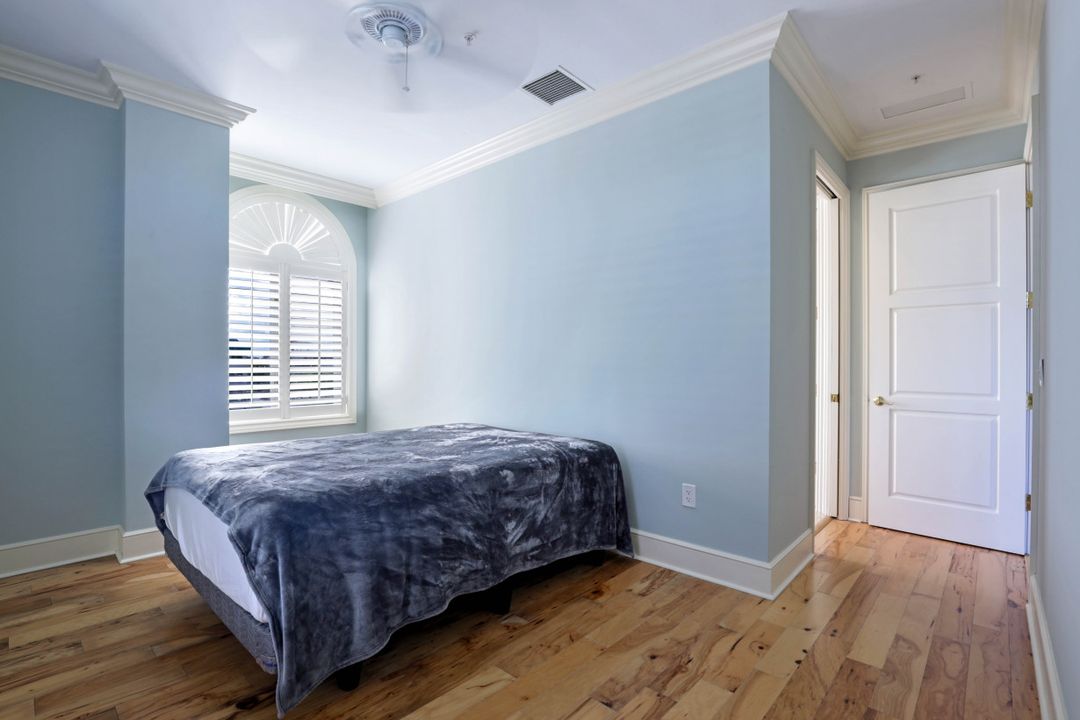 900 5th Ave S #301, Naples, FL 34102