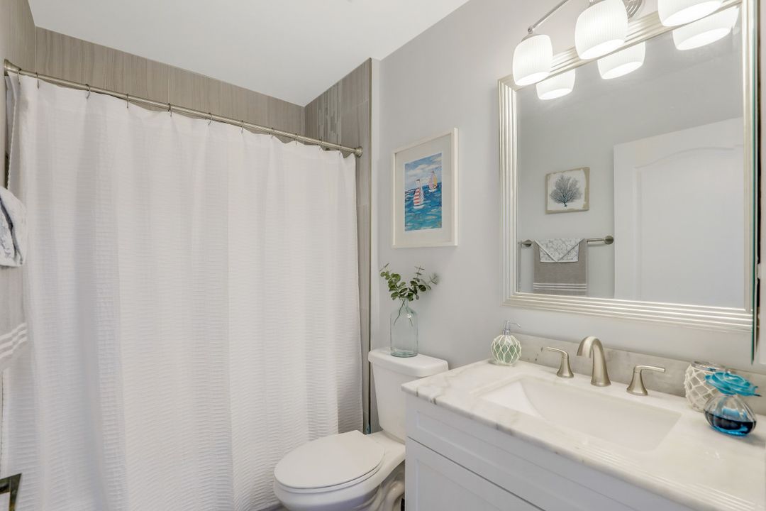 1006 Mainsail Dr #222, Naples, FL 34114