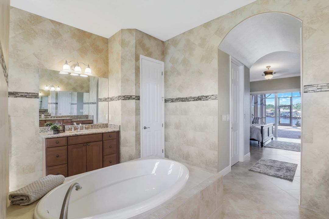 2126 Clubhouse Rd, North Fort Myers, FL 33917