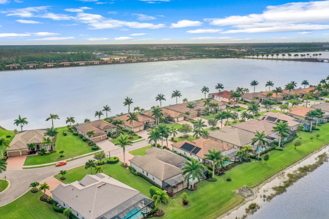 10153 Biscayne Bay Ln, Naples, FL 34120