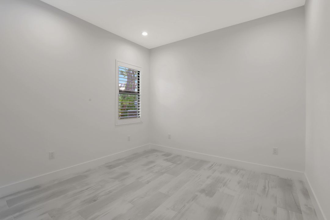 17 Tahiti Rd, Marco Island, FL 34145