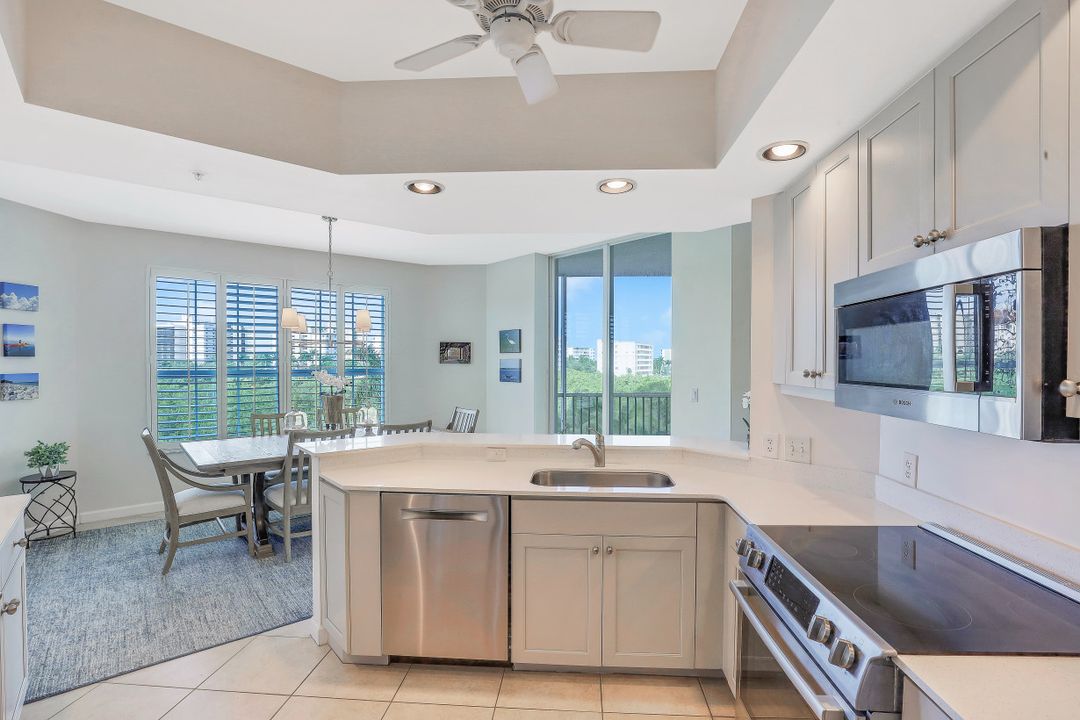 300 Dunes Blvd #Unit 305, Naples, FL 34110