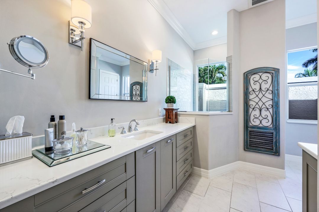 8072 Tiger Lily Dr, Naples, FL 34113