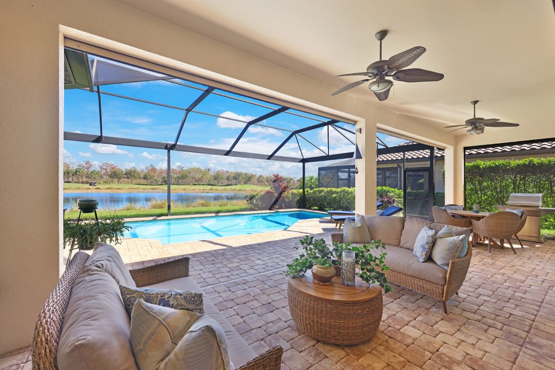 8880 Savona Ct, Naples, FL 34119