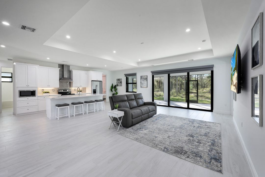 1030 22nd Ave NE, Naples, FL 34120