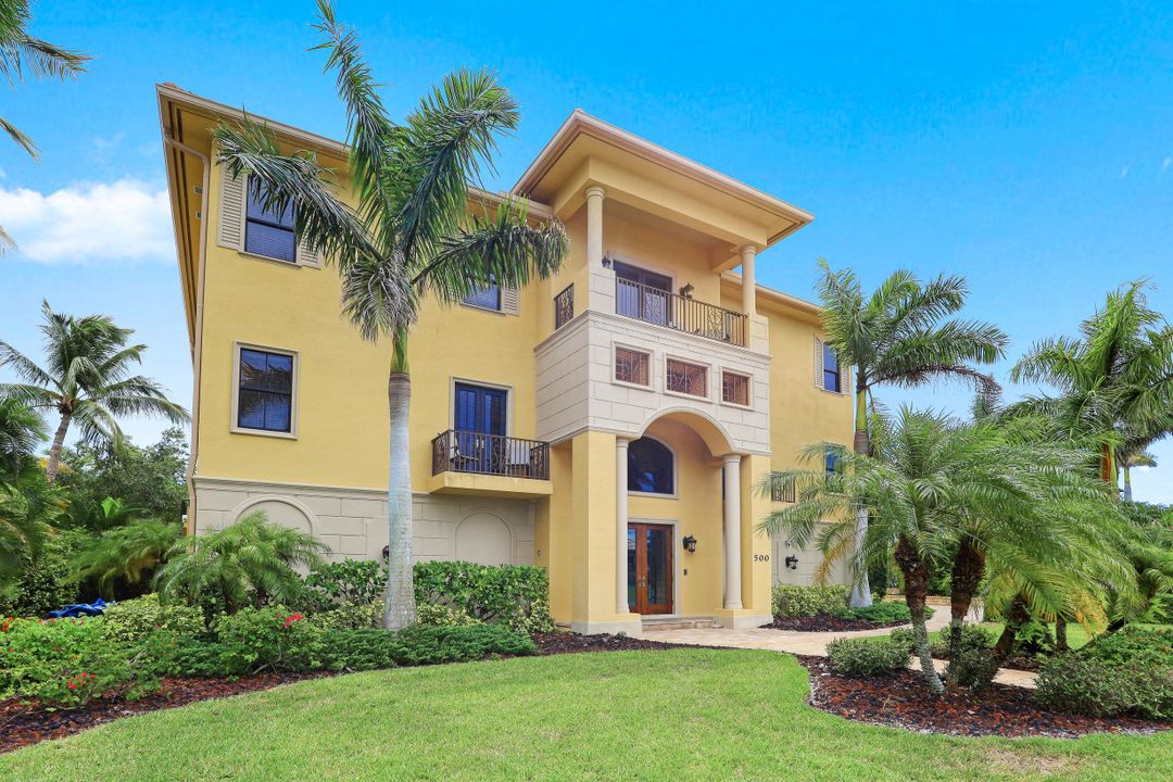 500 Spinnaker Dr, Marco Island, FL 34145