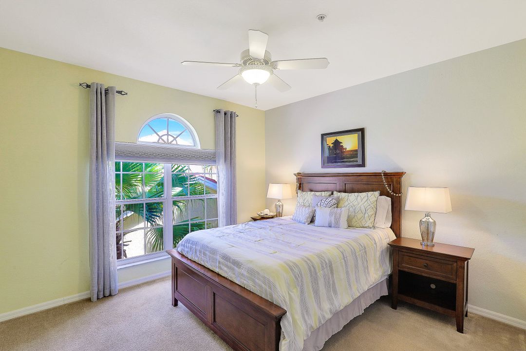 2120 Cay Lagoon Dr #223, Naples, FL 34109