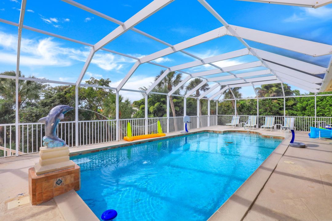 550 Inlet Dr, Marco Island, FL 34145