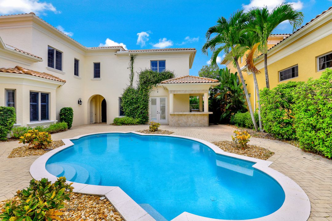 9155 Torrefino Ct, Naples, FL 34109