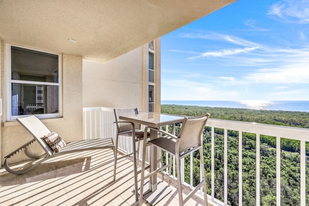 6585 Nicholas Blvd  #1803, Naples, FL 34108