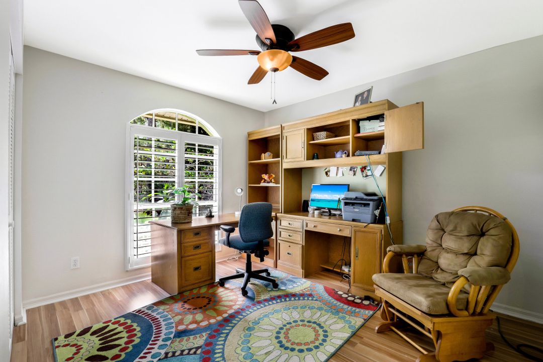 1561 Logan Ct, Naples, FL 34116