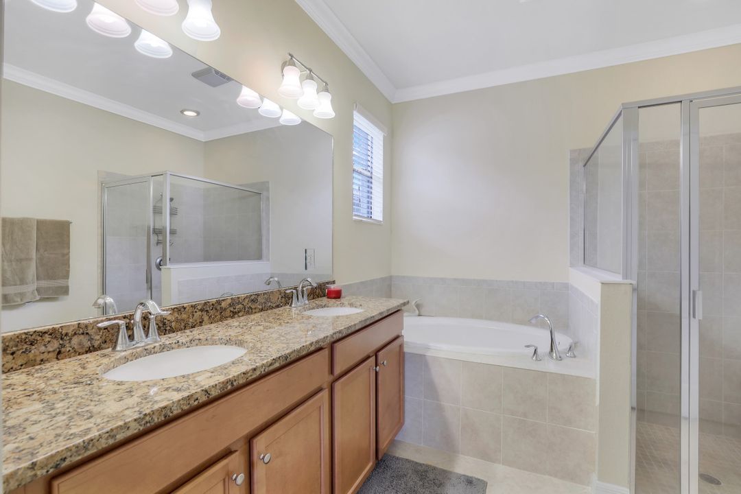 3618 Treasure Cove Cir, Naples, FL 34114