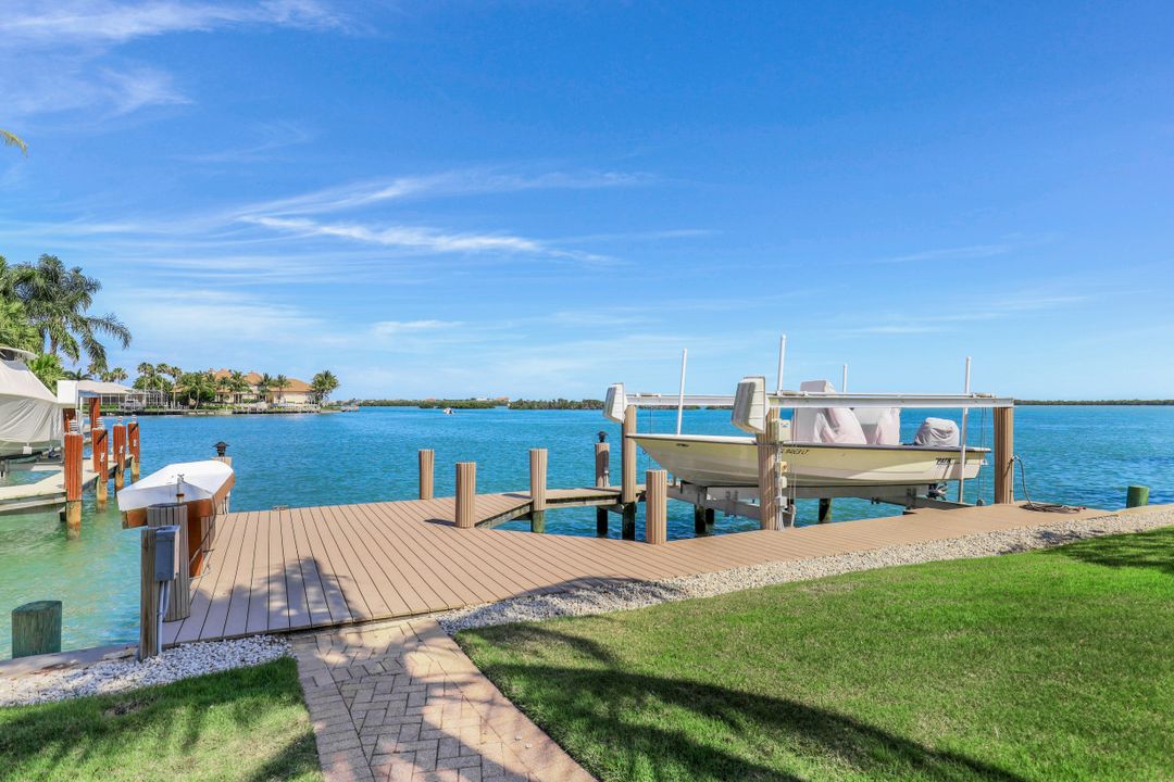 1011 Pettit Ct, Marco Island, FL 34145