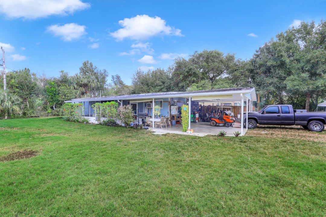 7905 Marx Dr, North Fort Myers, FL 33917