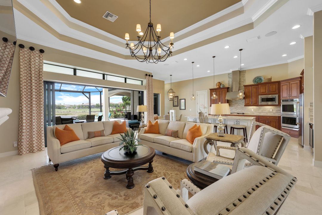 9004 Sorreno Ct, Naples, FL 34119