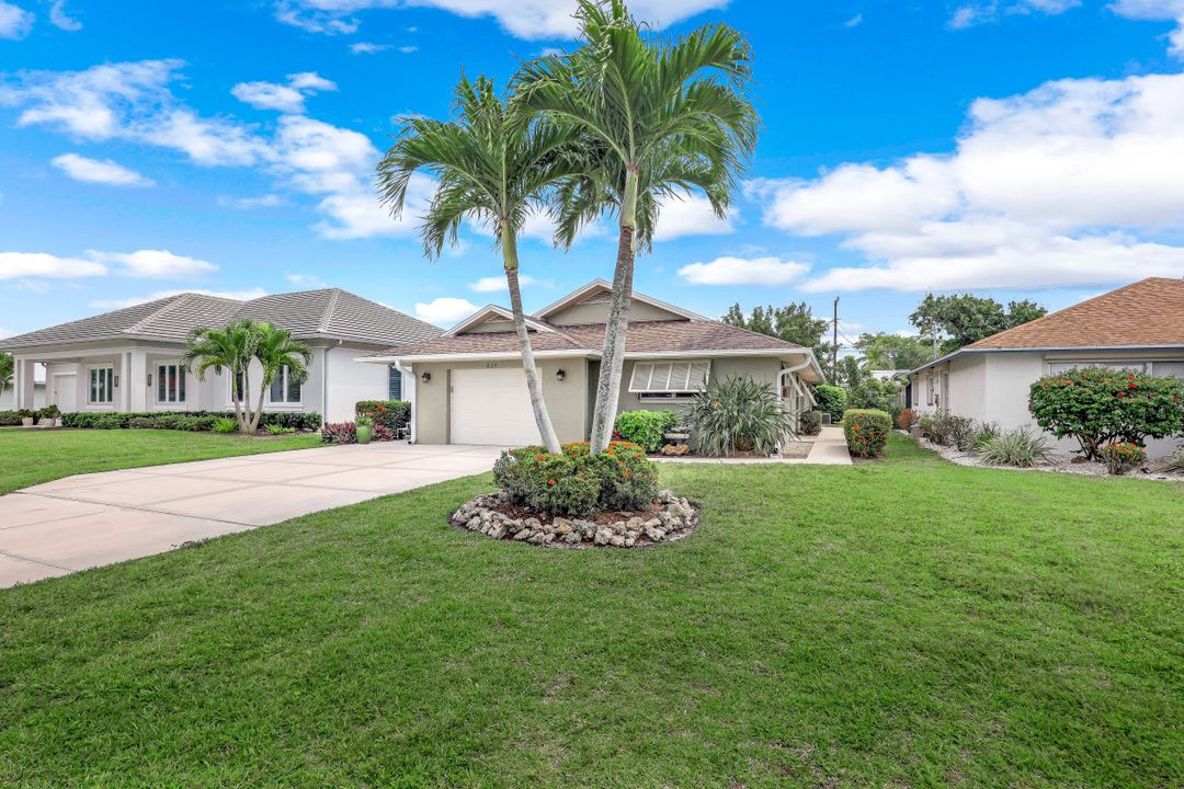 628 104th Ave N, Naples, FL 34108