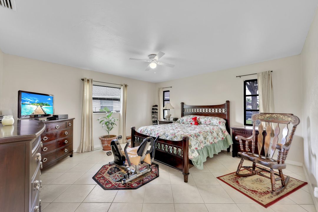 2420 Country Club Blvd, Cape Coral, FL 33990