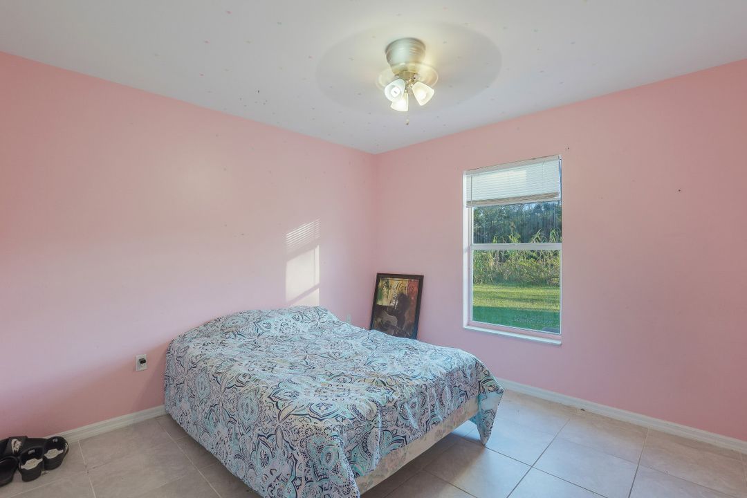 5250 Texas Ave, Naples, FL 34113