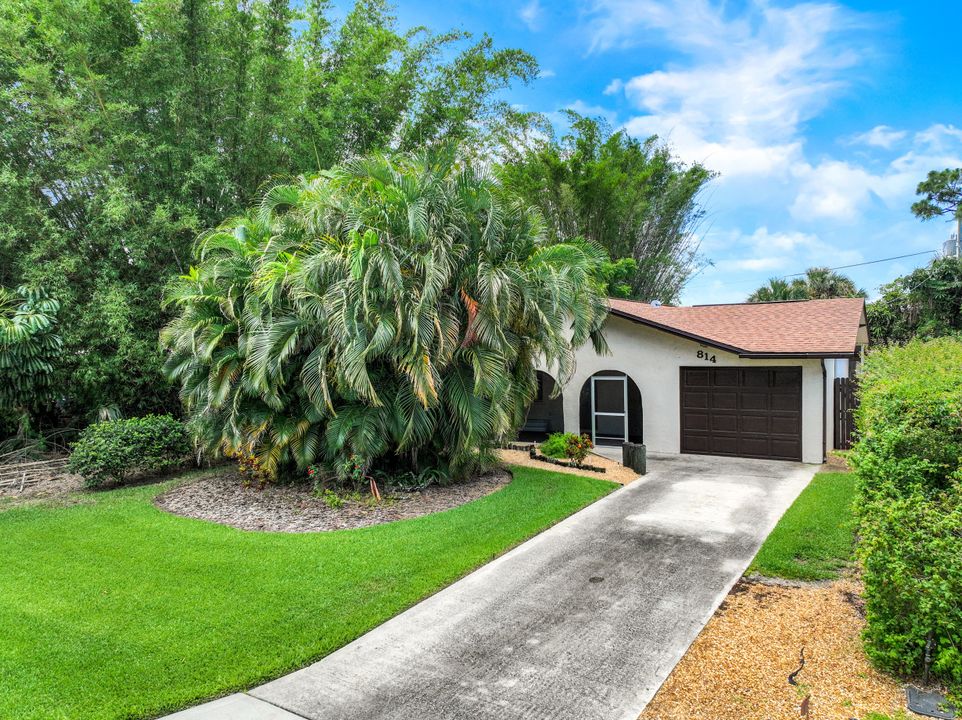 814 93rd Ave N, Naples, FL 34108