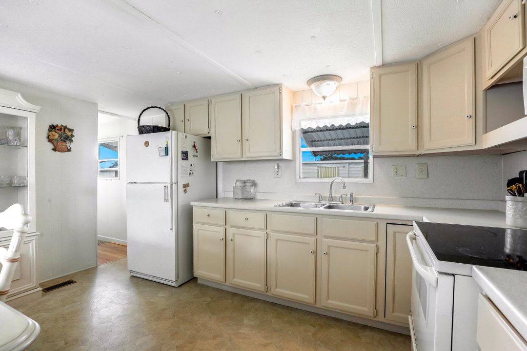 818 Homefolks St, North Fort Myers, FL 33917