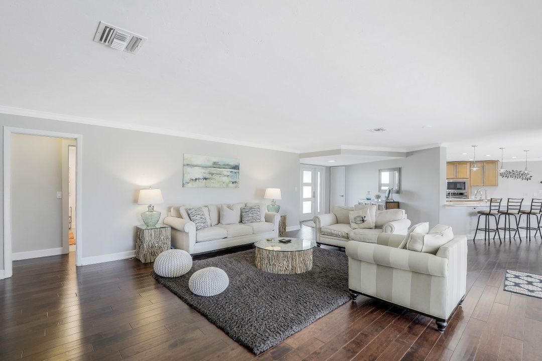 216 Shadowridge Ct, Marco Island, FL 34145