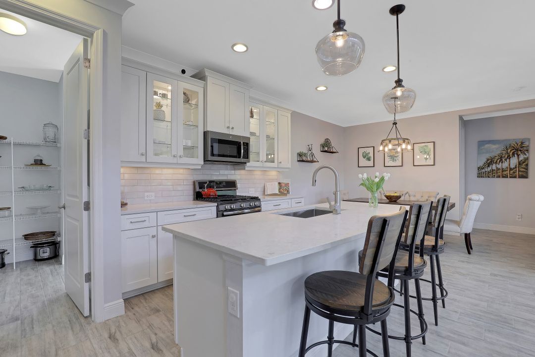 7742 Cypress Walk Dr, Fort Myers, FL 33966