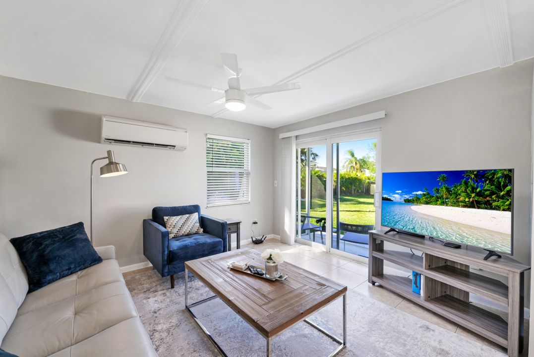 10095 7th St N #1, Naples, FL 34108