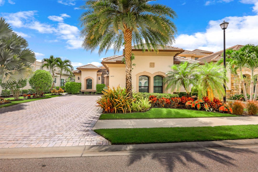 14713 Reserve Ln, Naples, FL 34109