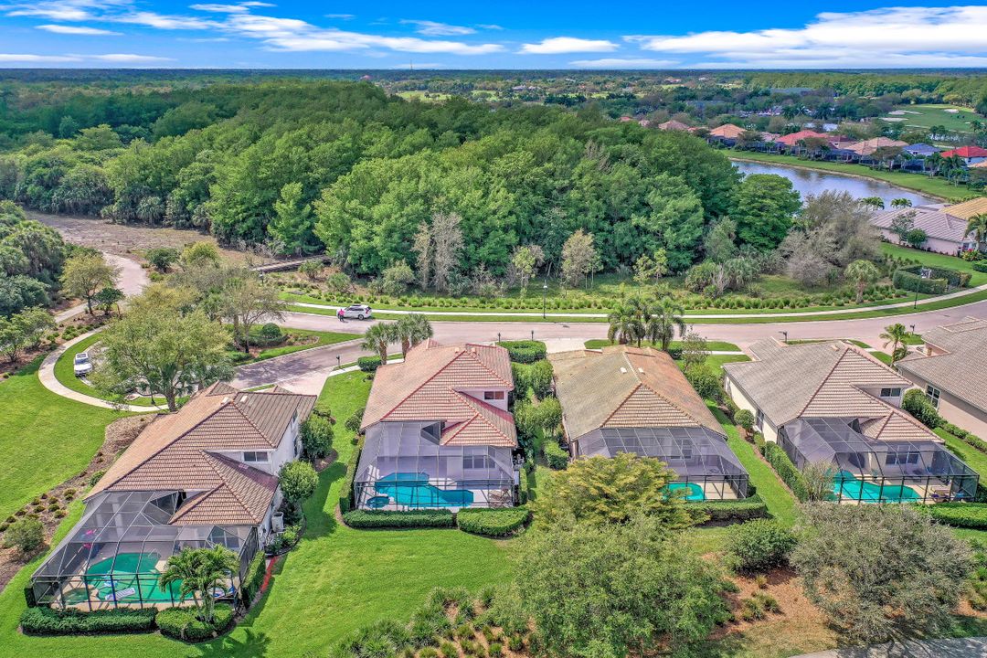 11857 Bramble Ct, Naples, FL 34120