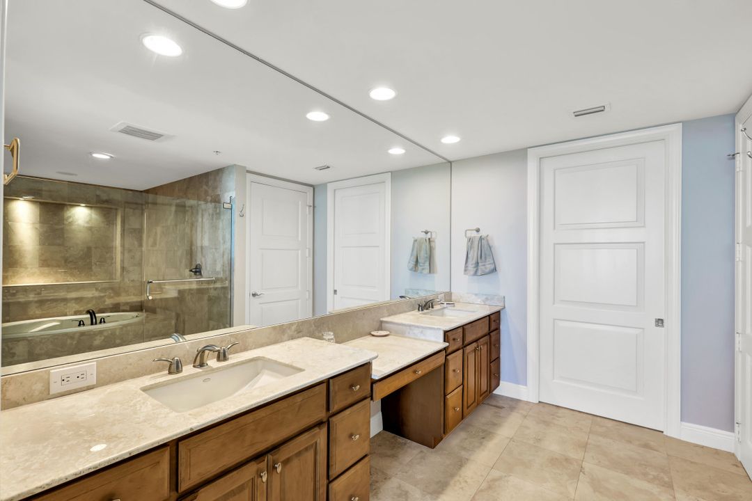 265 Indies Way #1404, Naples, FL 34110