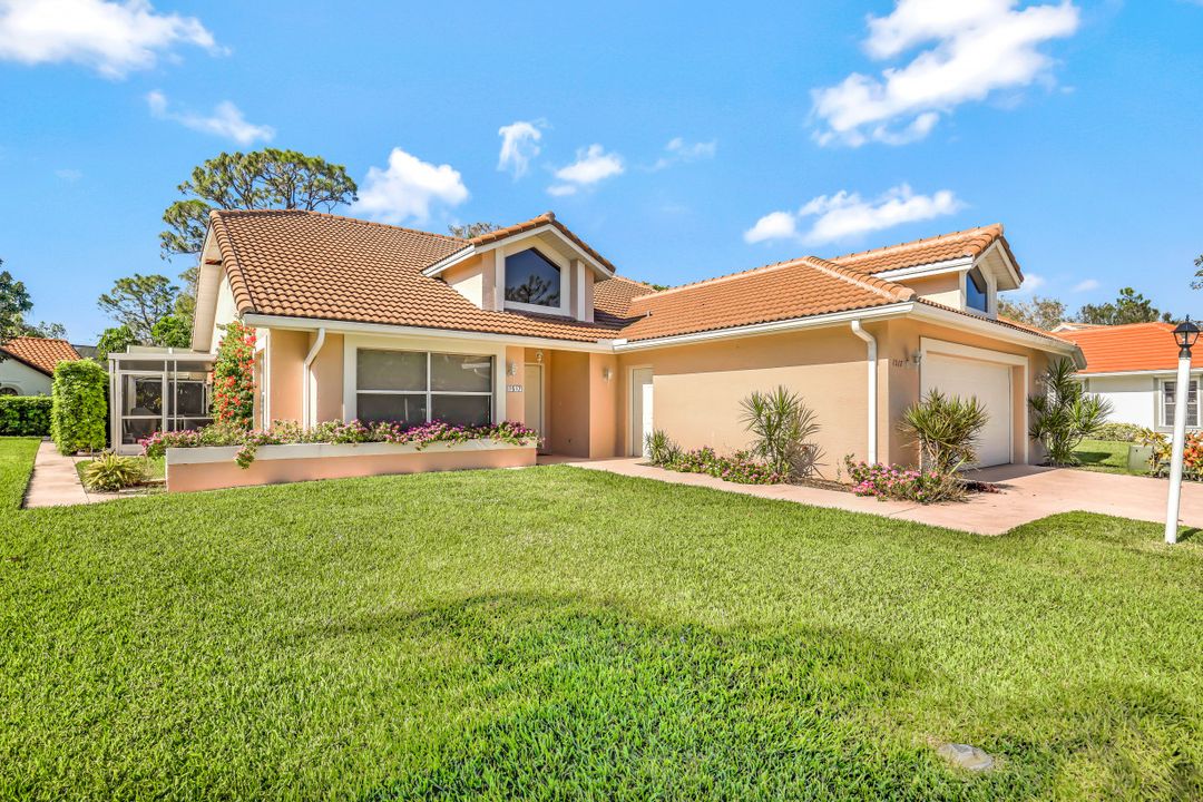 1517 Kenridge Pl, Naples, FL 34104