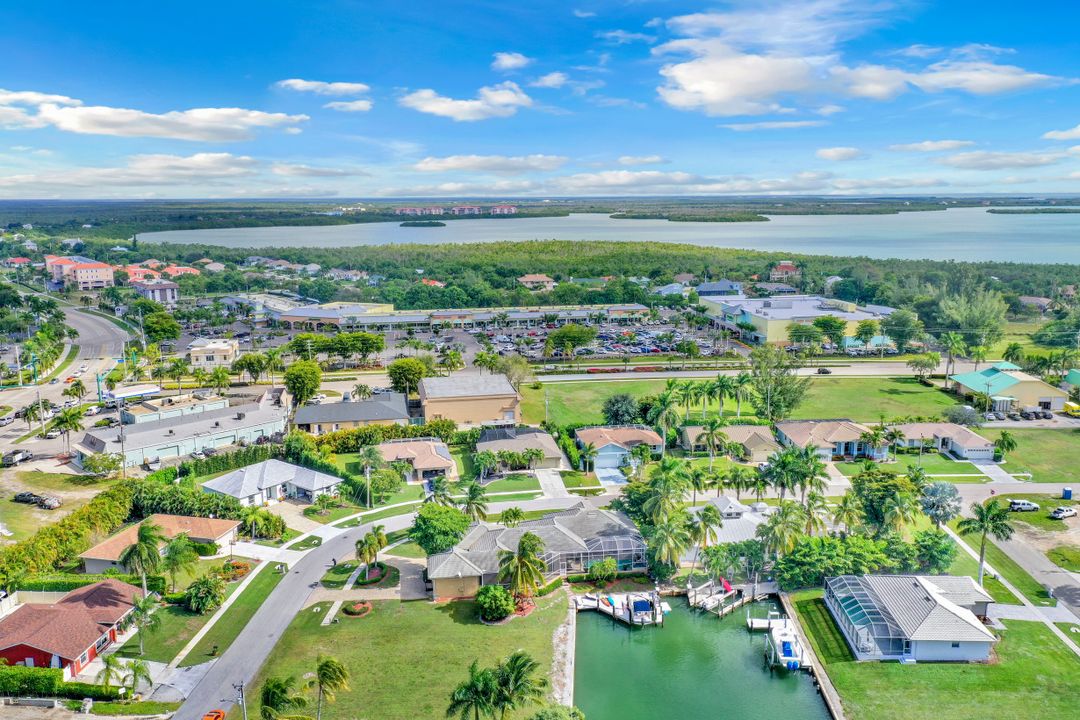 138 S Bahama Ave, Marco Island, FL 34145