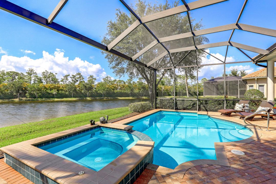 3086 Aviamar Cir, Naples, FL 34114