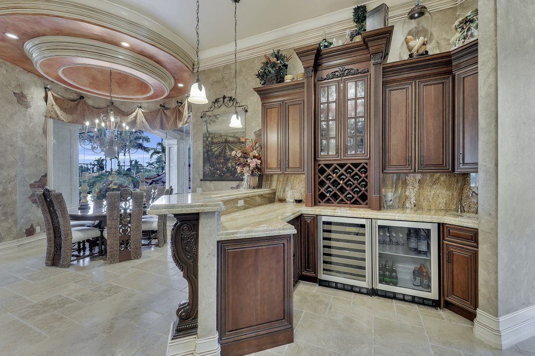 6411 Highcroft Dr, Naples, FL 34119