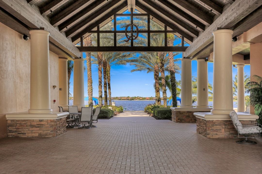 8735 Coastline Ct #102, Naples, FL 34120