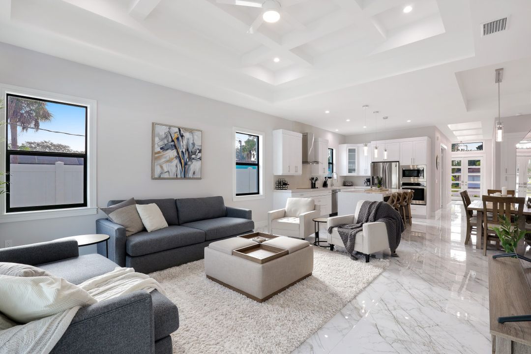 783 110th Ave N, Naples, FL 34108