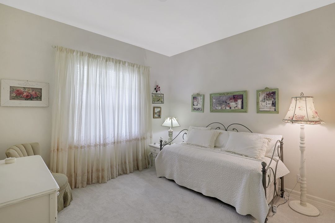 5760 Golden Oaks Ln, Naples, FL 34119