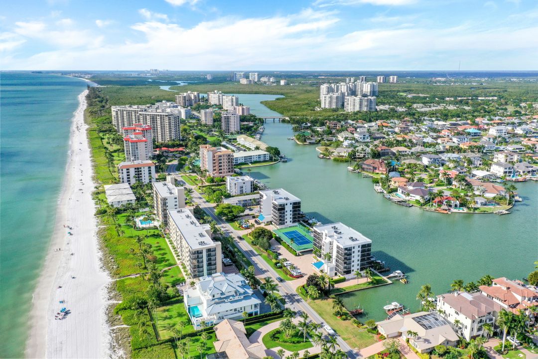 10482 Gulf Shore Dr #231, Naples, FL 34108