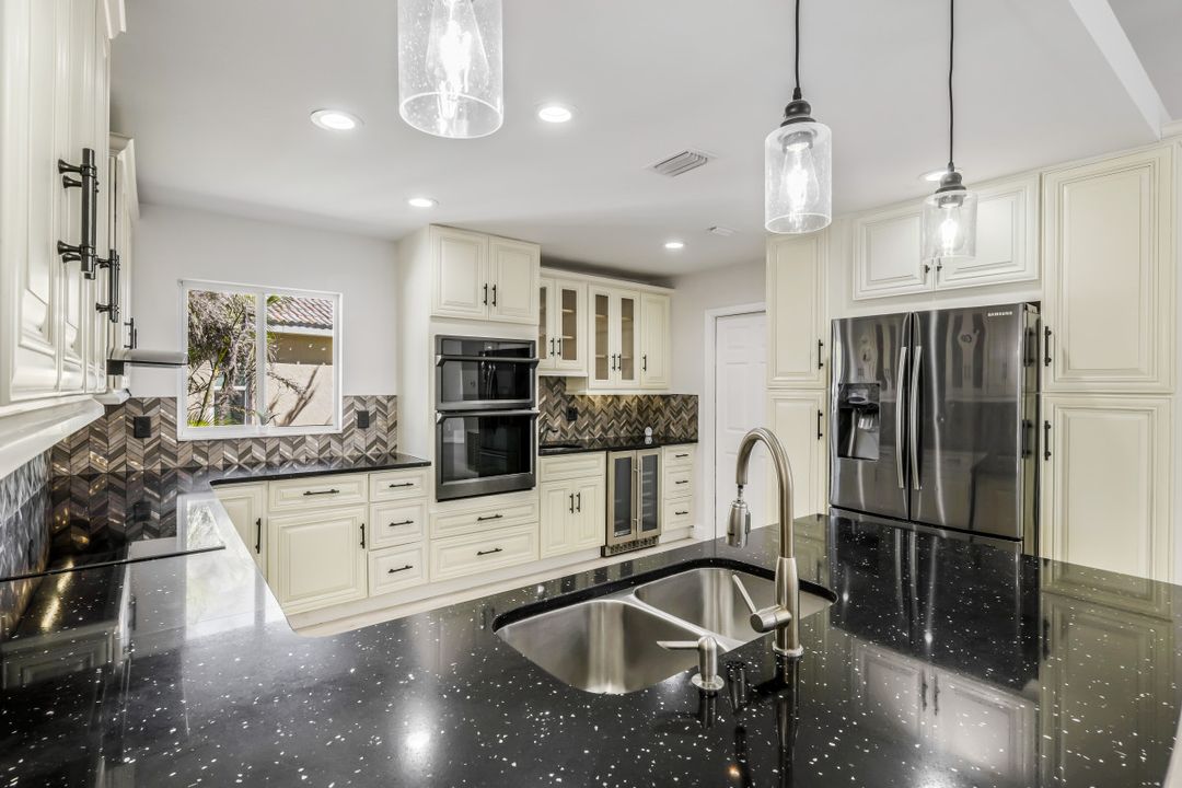 2555 SW 27th St, Cape Coral, FL 33914