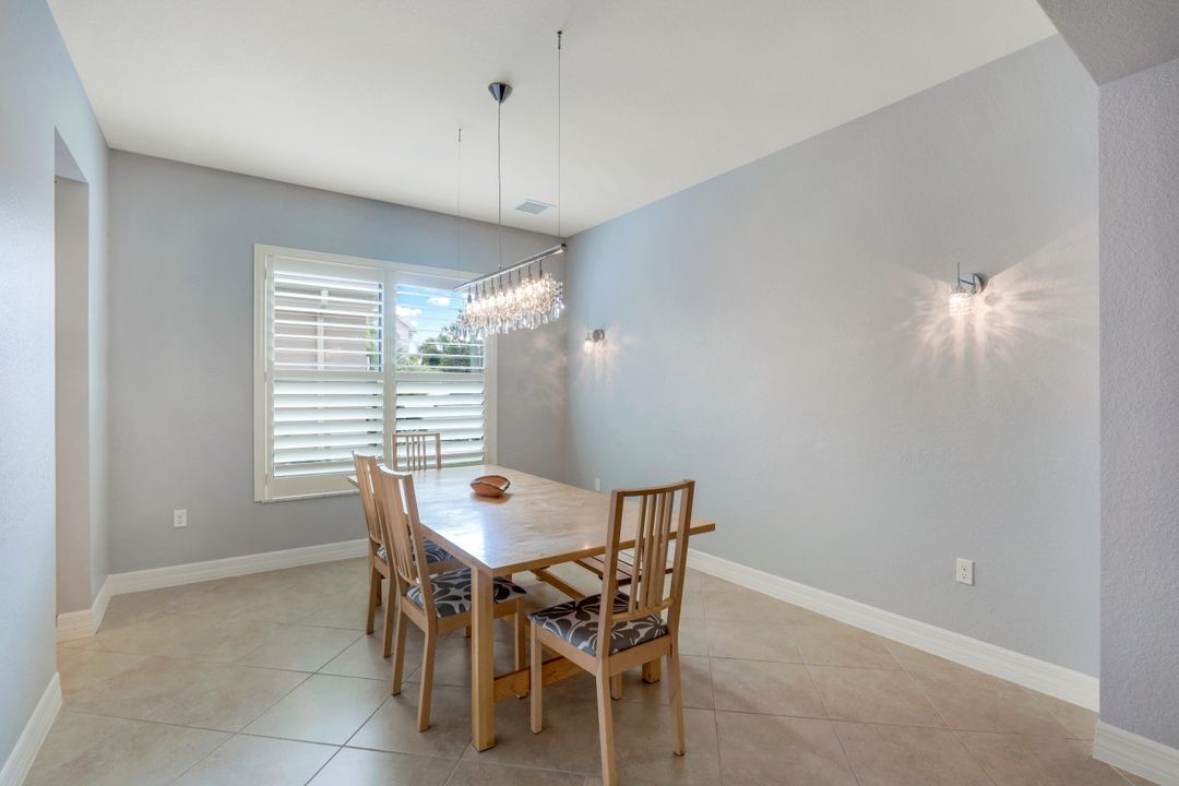 3082 Hudson Ter, Naples, FL 34119