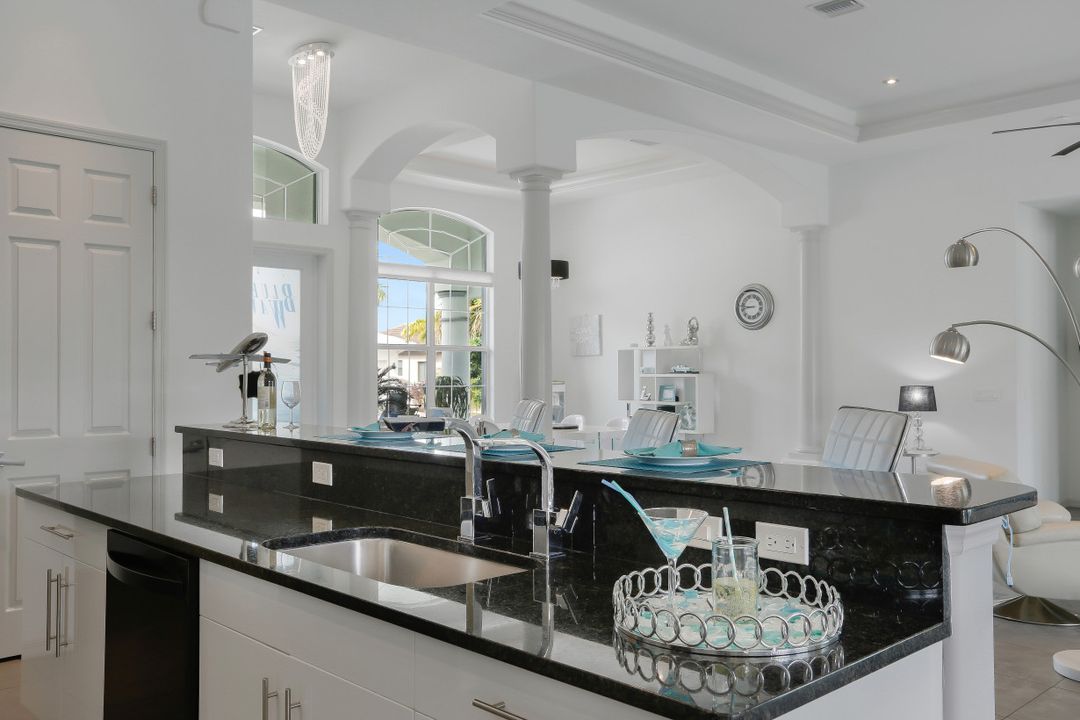 5341 Mikado Ct, Cape Coral, FL 33904