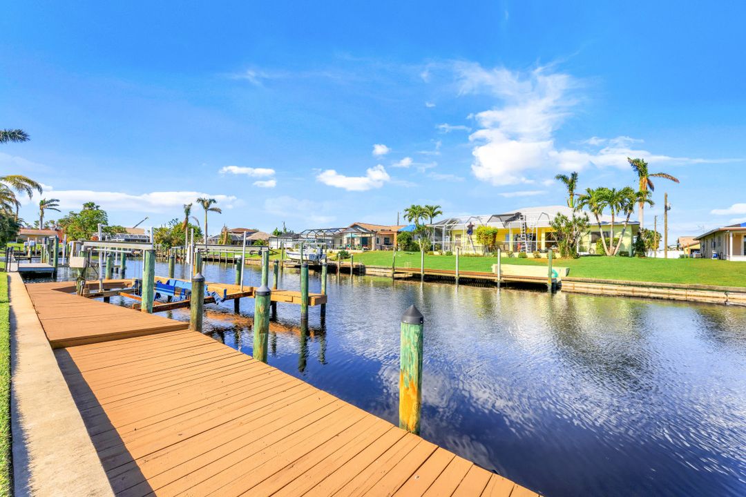 2101 SE 25th Ln, Cape Coral, FL 33904