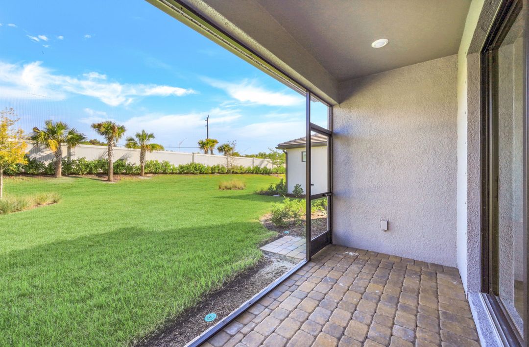 2236 Yellowfin Cir, Naples, FL 34114