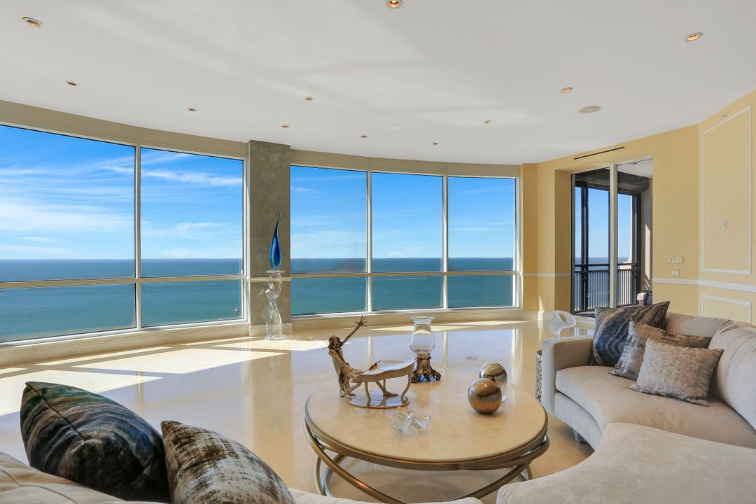 81 Seagate Dr #2001, Naples, FL 34103