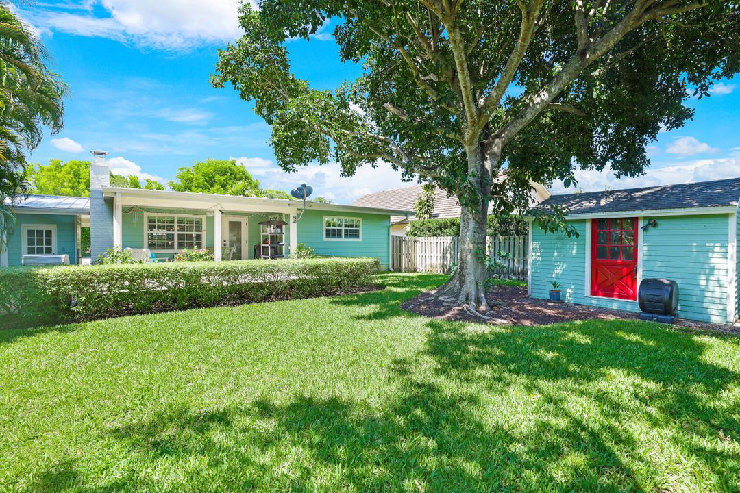 1204 Diana Ave, Naples, FL 34103