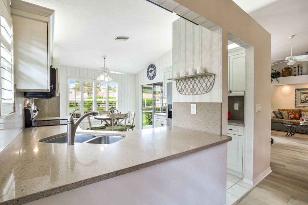 290 Emerald Bay Cir #L-2, Naples, FL 34110