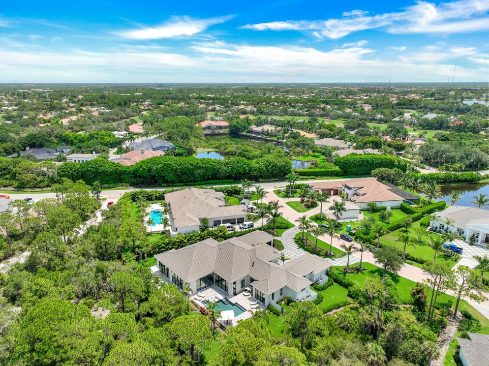 359 Warwick Way, Naples, FL 34110