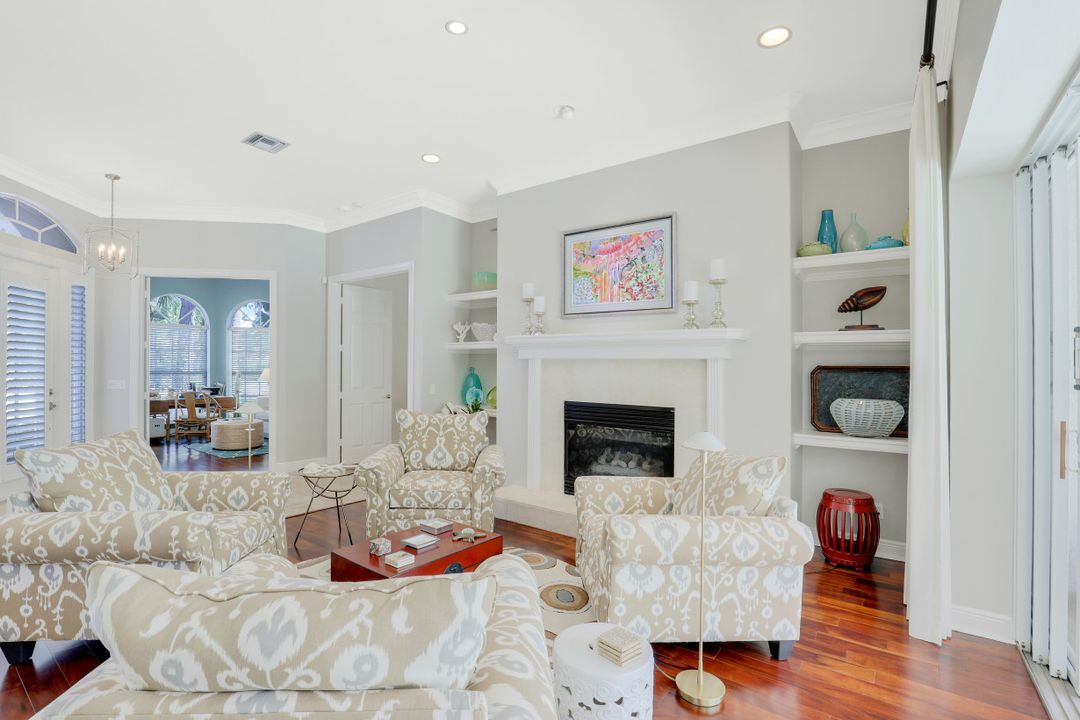 2229 Goshawk Ct, Naples, FL 34105