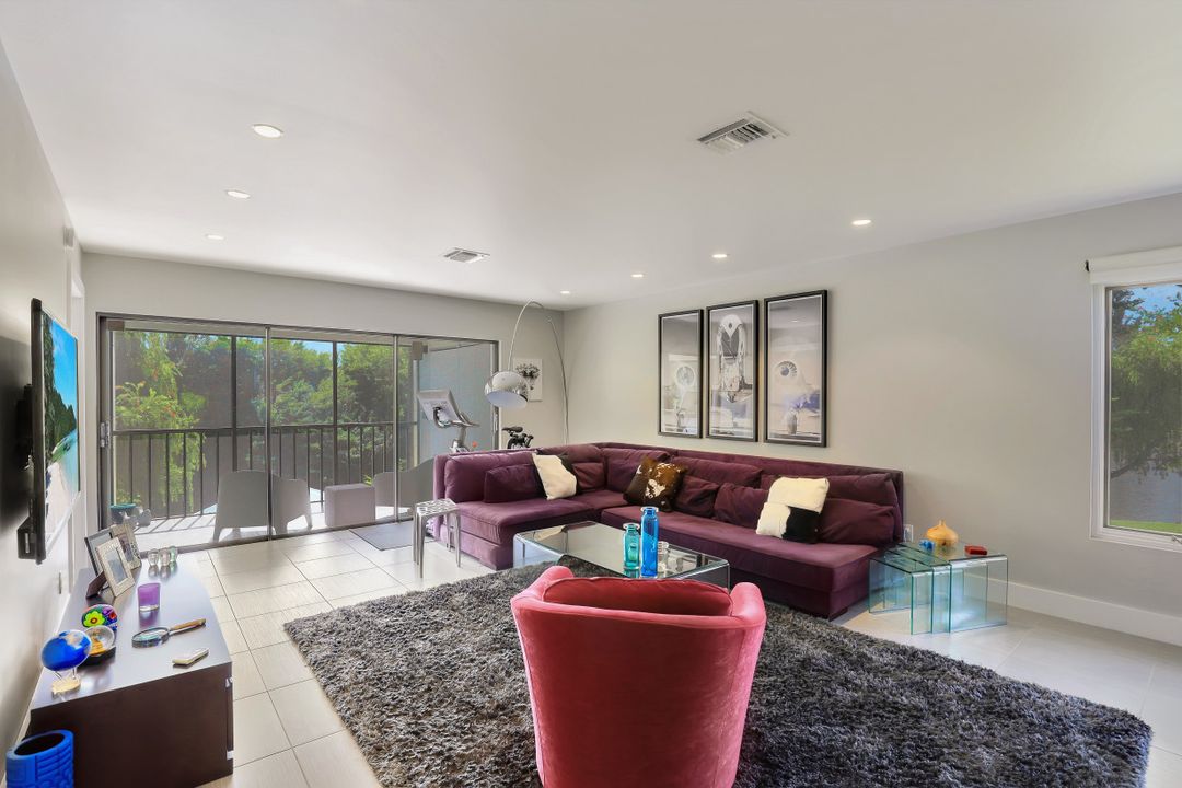 1665 Spoonbill Ln #B, Naples, FL 34105