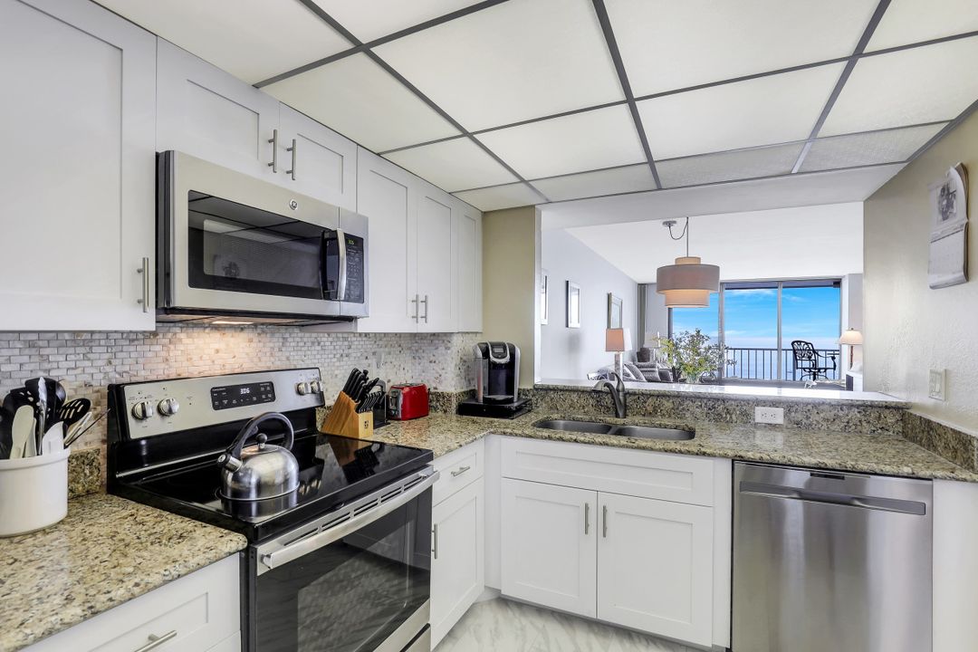 320 Seaview Ct #1805, Marco Island, FL 34145